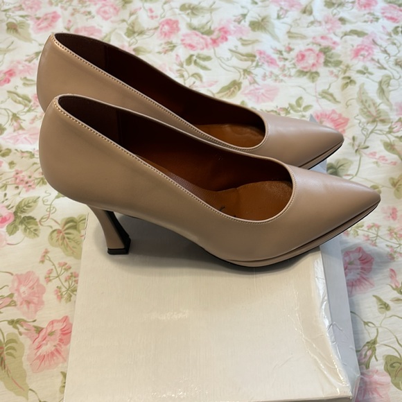 Leather pointy heel shoe - Picture 3 of 6